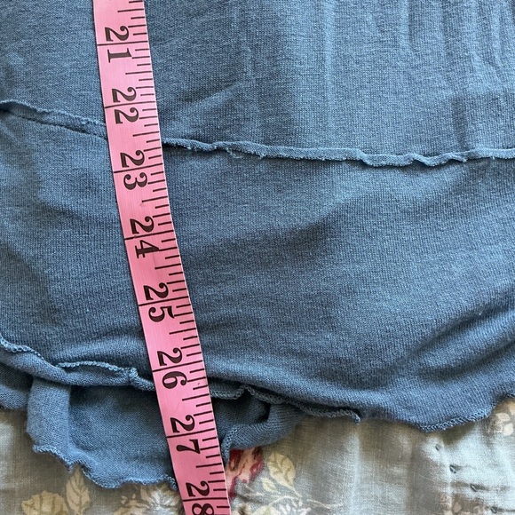 Free People Cold Shoulder Asymetrical Top Size XS Bell Sleeves Oversized - Picture 6 of 9